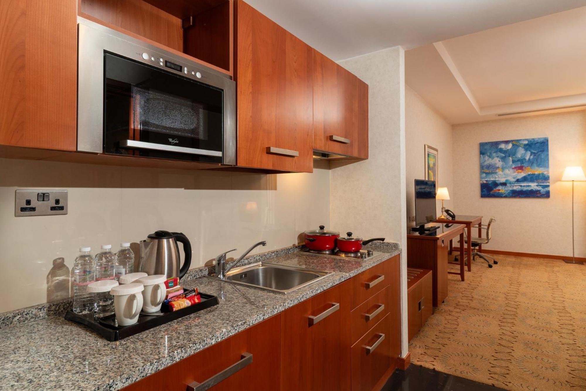 Holiday Inn - Suites Kuwait Salmiya By Ihg Kuvait Kültér fotó